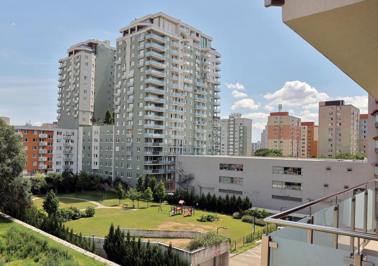 New Cozy 2 Room Pink Apartment Bratislava 058 Exterior foto