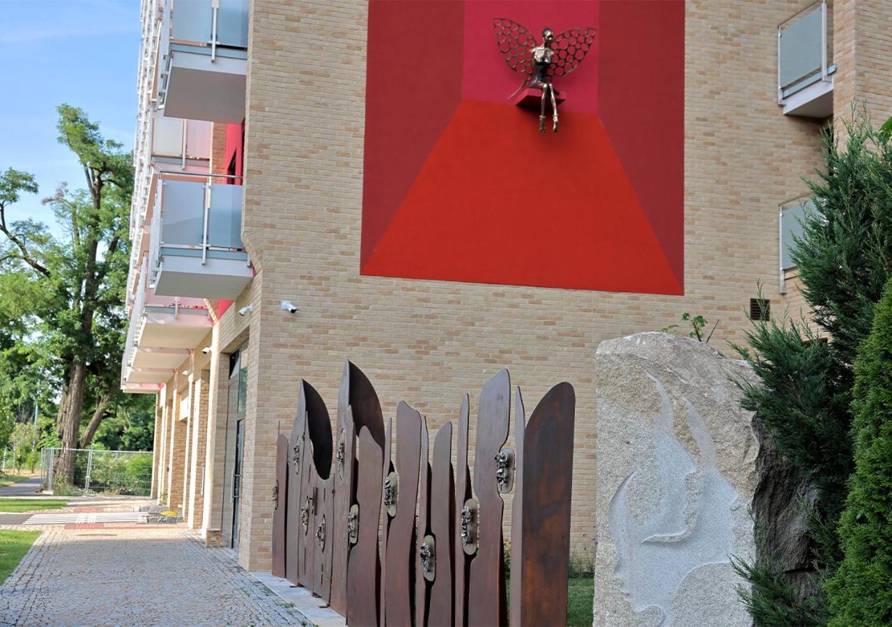 New Cozy 2 Room Pink Apartment Bratislava 058 Exterior foto